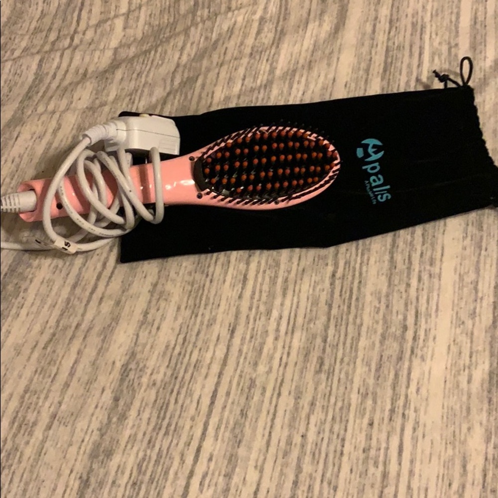 Straightening brush